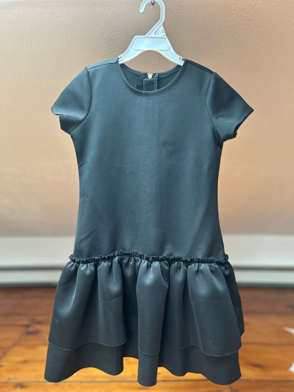 Laundry by Shelli Segal Black Mini Ruffle Dress. Size 7. EUC.